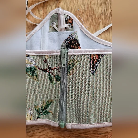 Scarlett Darkness Corset Belt | US 12 | Butterfly / floral Design - Picture 9 of 10